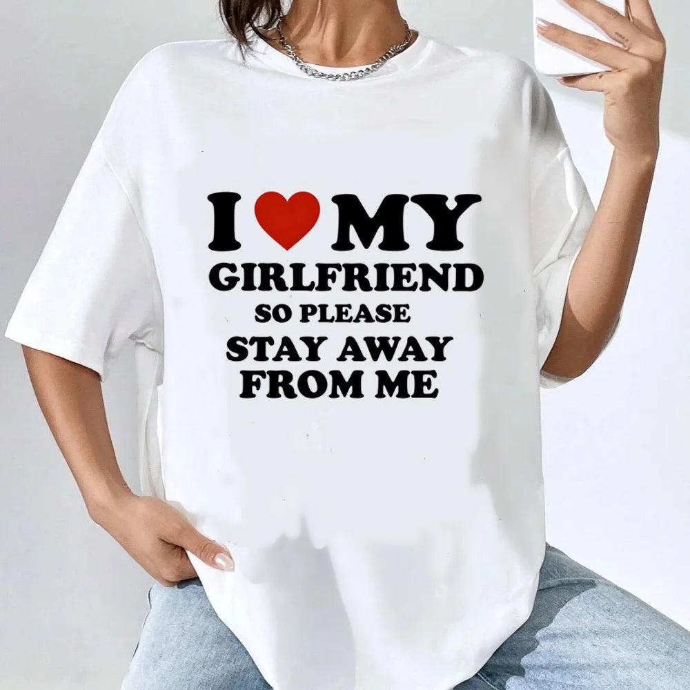 I Love My Girlfriend" Schlafshirt für Damen, schwarz mit weißem Print und rotem Herz